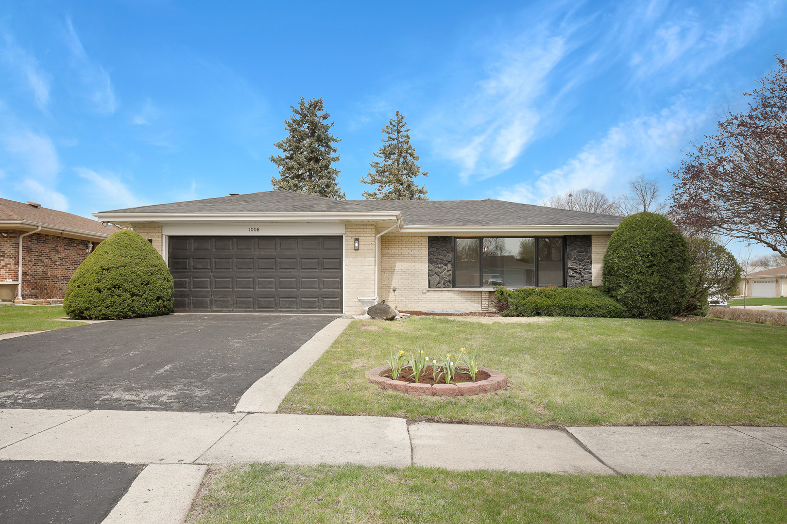 1008 W Ash Drive, Mount Prospect, IL