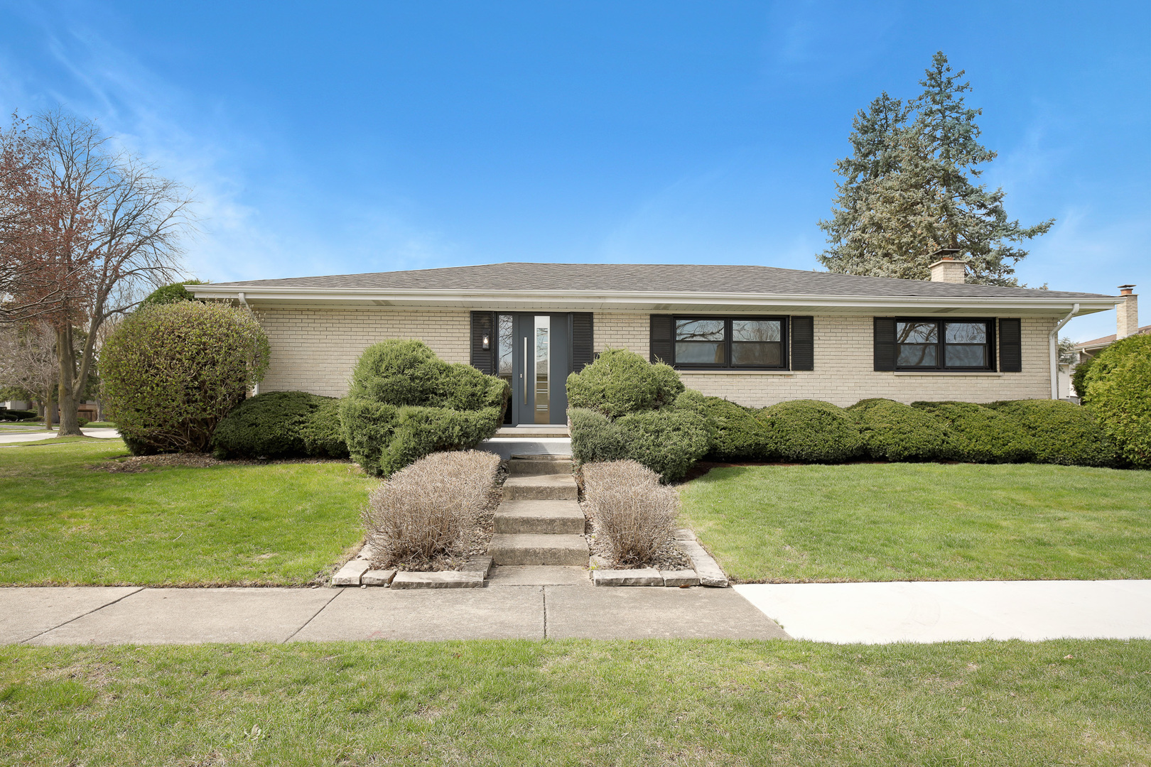 1008 W Ash Drive, Mount Prospect, IL