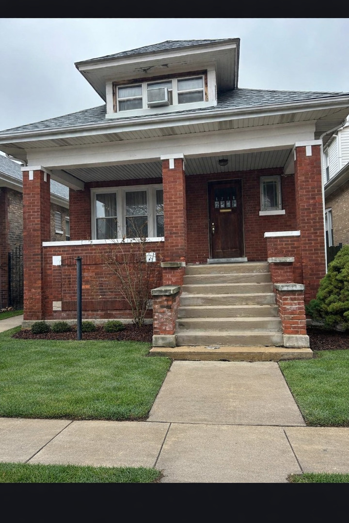 5716 S Campbell Avenue, Chicago, IL