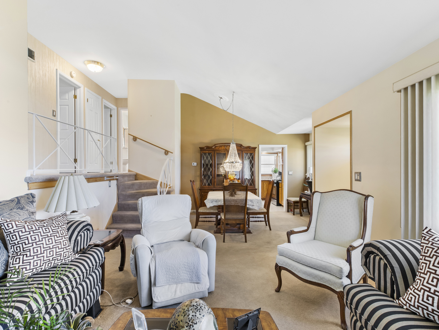 8755 N Oleander Avenue, Niles, IL