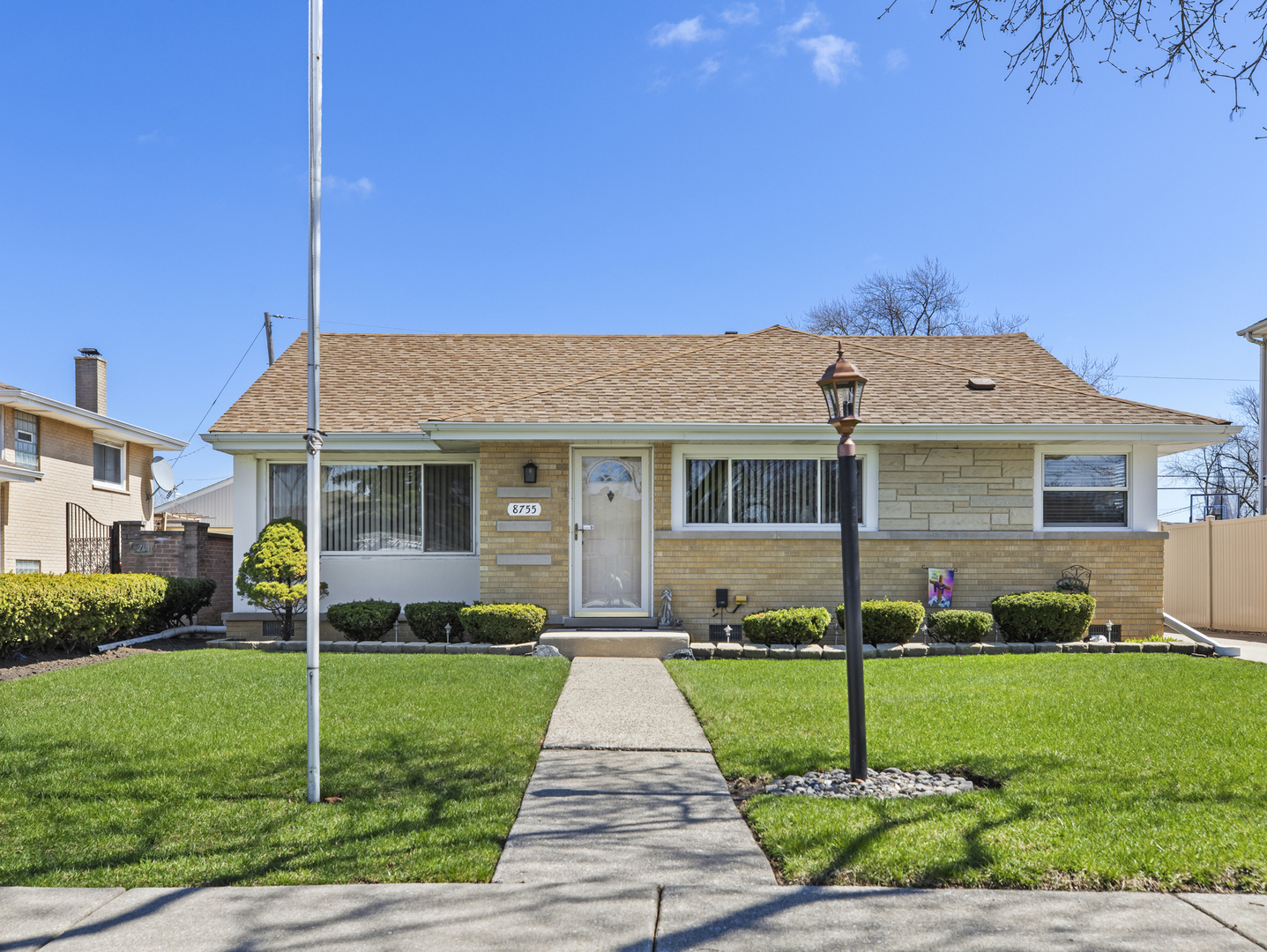 8755 N Oleander Avenue, Niles, IL