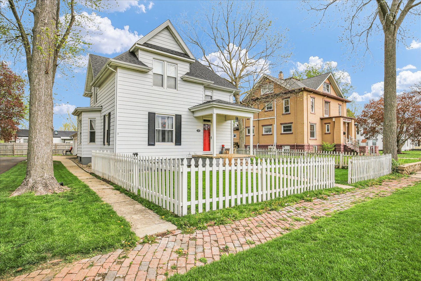 719 E Allen Street, Farmer City, IL