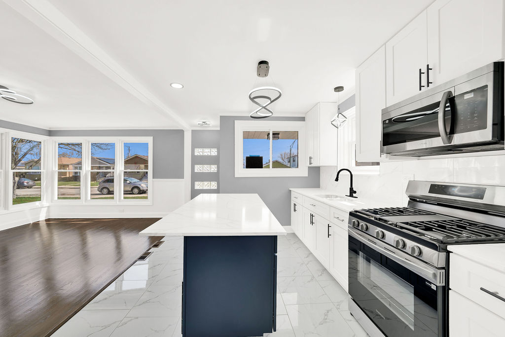 7826 S Christiana Avenue, Chicago, IL