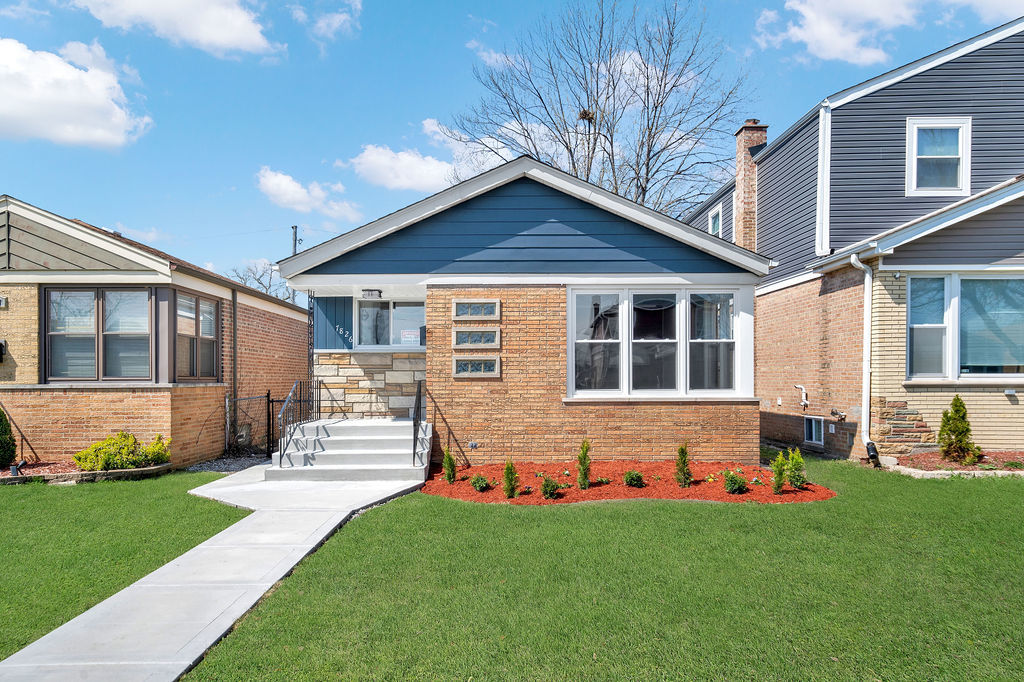 7826 S Christiana Avenue, Chicago, IL