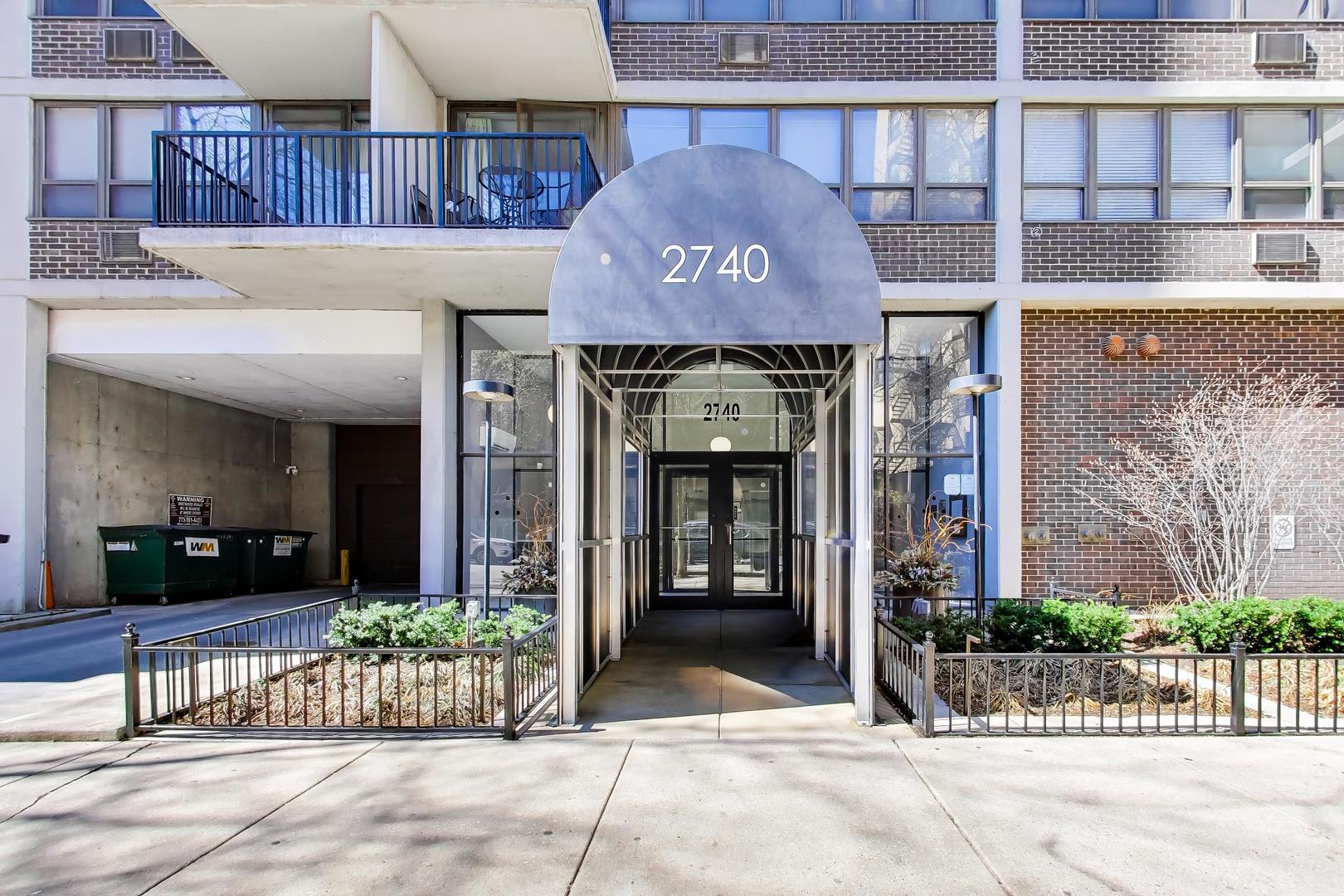 2740 N Pine Grove Avenue #8C, Chicago, IL