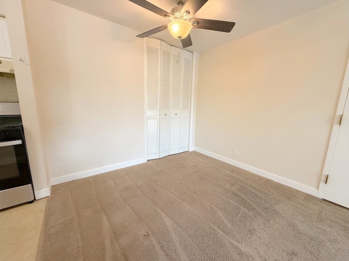 915 Westmoreland Drive #9, Vernon Hills, IL