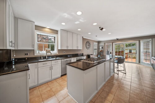 7110 N Odell Avenue, Chicago, IL