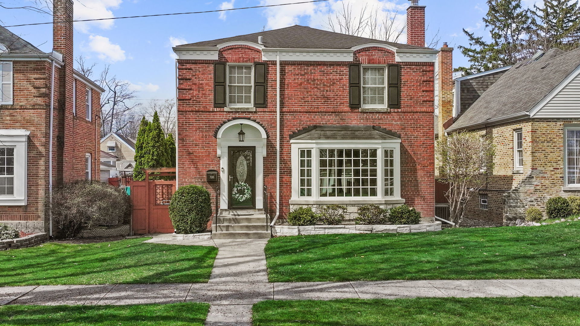 7110 N Odell Avenue, Chicago, IL