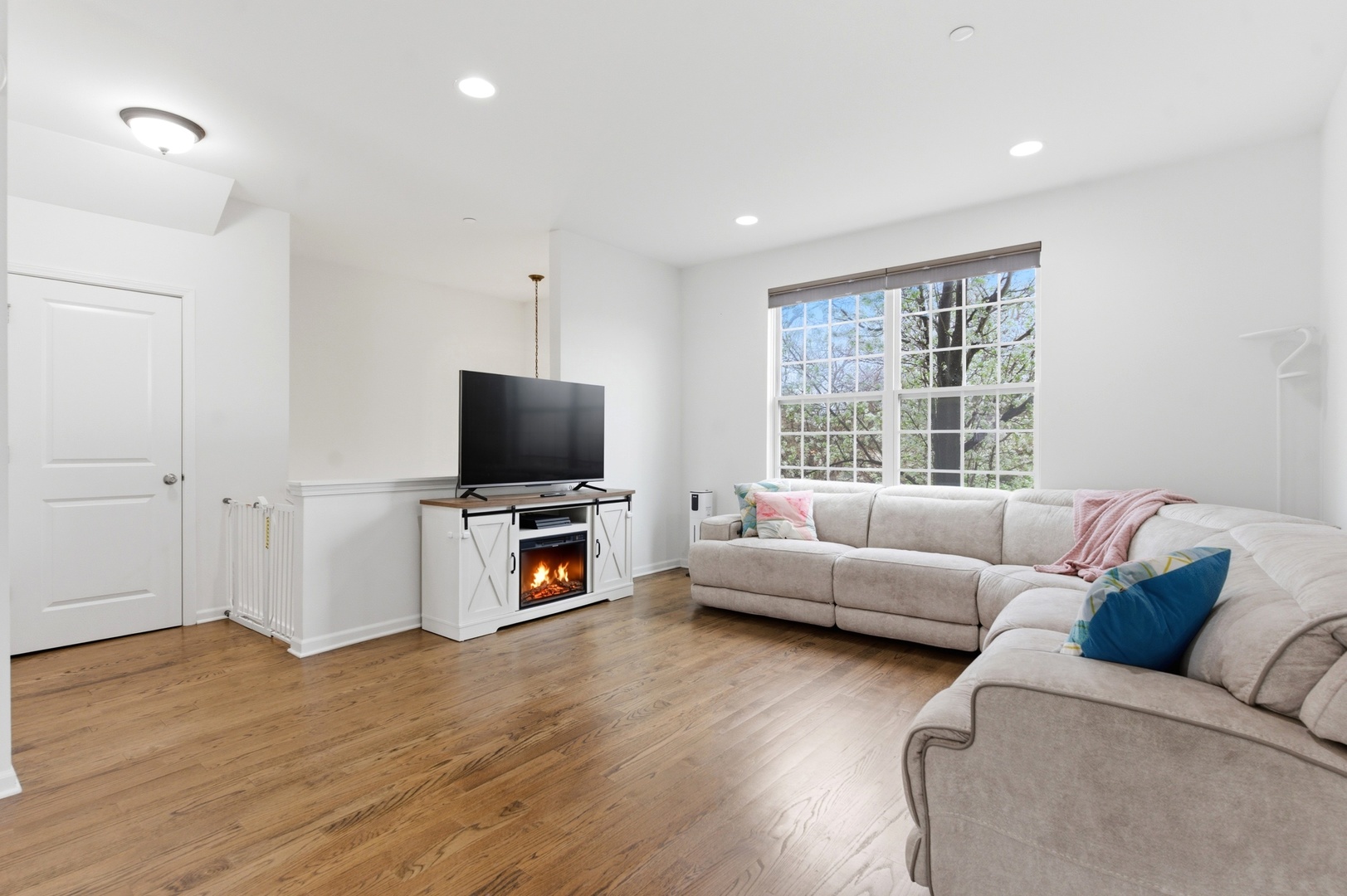 1525 E Arbor Lane, Arlington Heights, IL