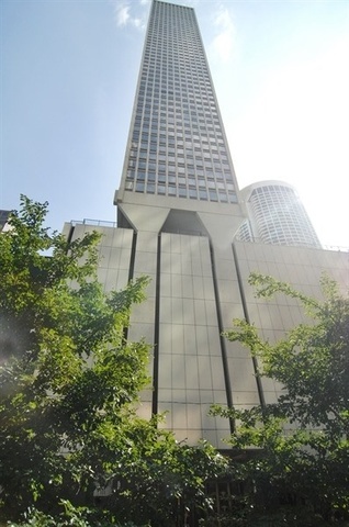 111 E Chestnut Street #6A-2, Chicago, IL