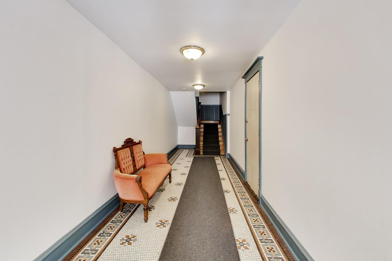 5125 N Winthrop Avenue #1F, Chicago, IL