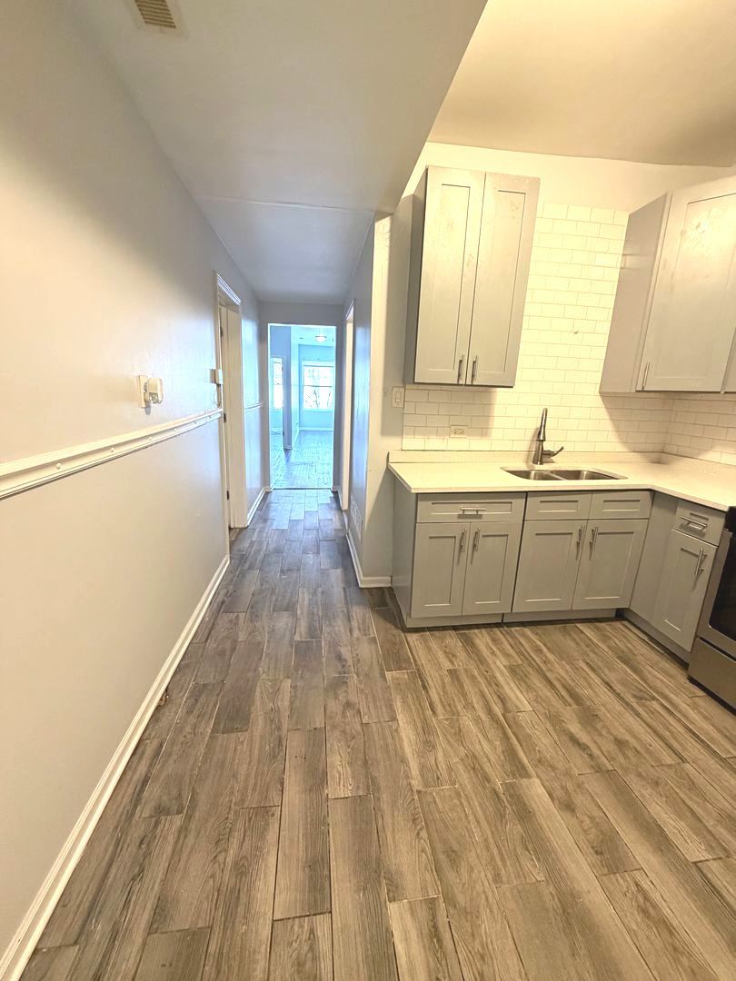 7224 S Saint Lawrence Avenue #2, Chicago, IL