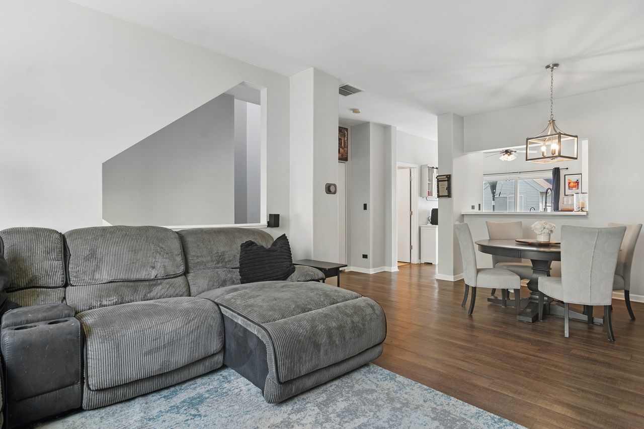 1365 New Haven Drive, Cary, IL