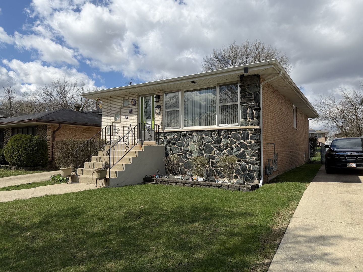 18052 Soleri Drive, Country Club Hills, IL