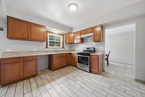 305 Circle Road, Fox River Grove, IL