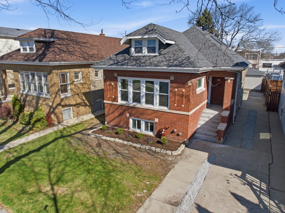 5020 W Fletcher Street, Chicago, IL