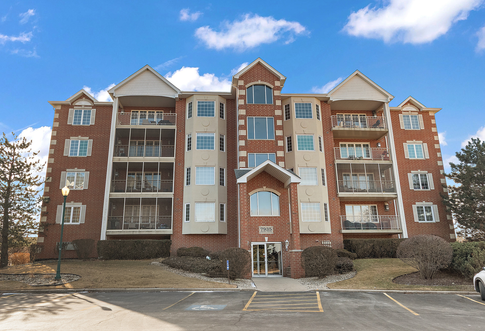 7935 Trinity Circle #1SE, Tinley Park, IL