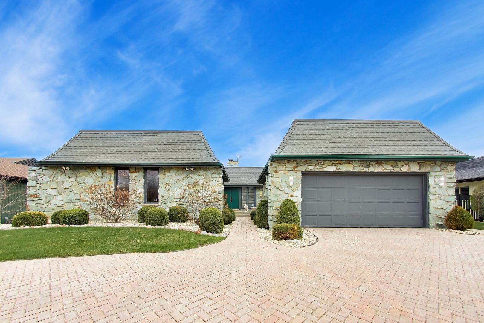 1309 Montgomery Drive, Deerfield, IL