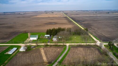 7930 E Line Road, Kirkland, IL