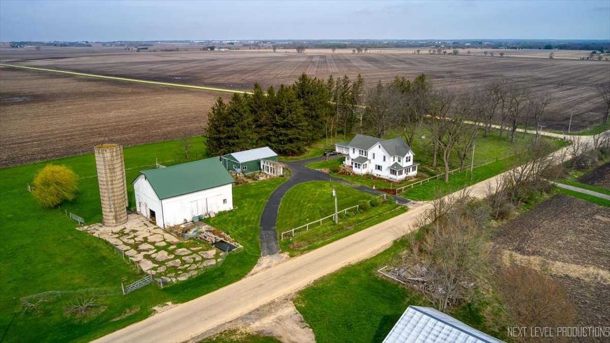 7930 E Line Road, Kirkland, IL