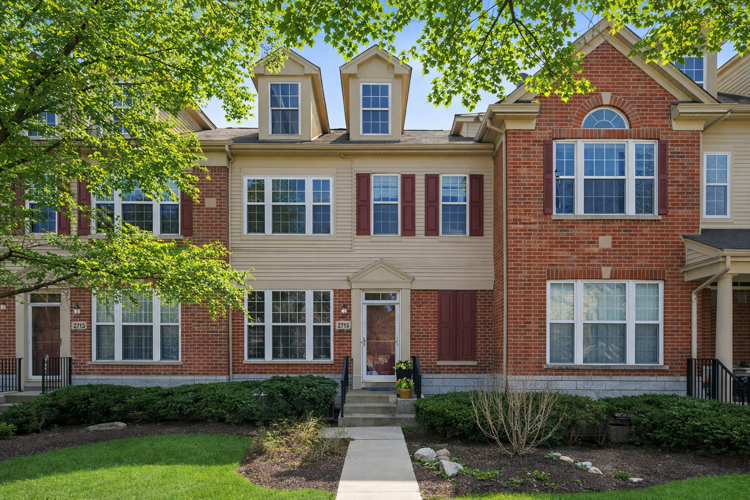 2715 Langley Circle, Glenview, IL