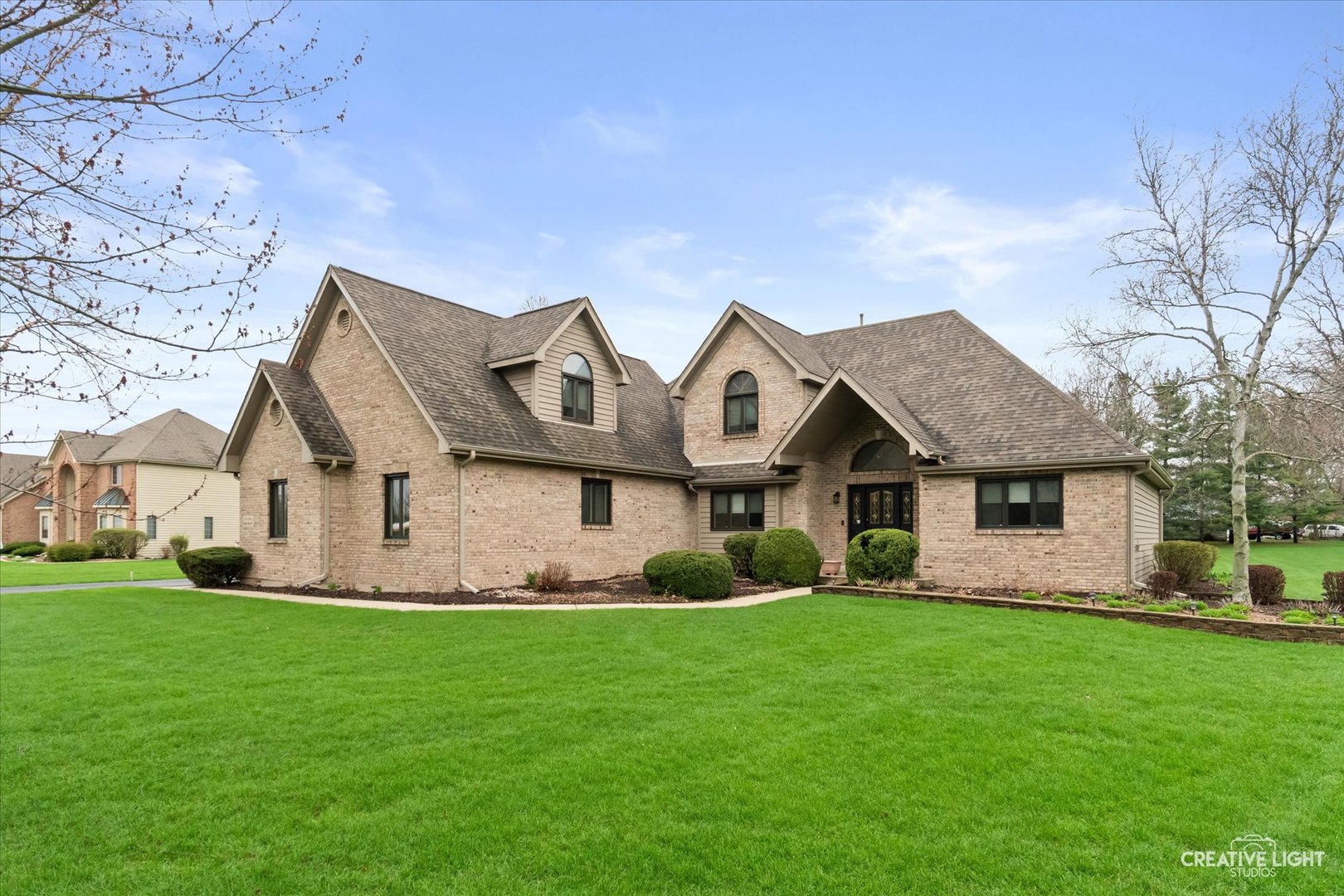 5 W Royal Oaks Drive, Bristol, IL