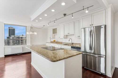 1360 N Sandburg Terrace #2812C, Chicago, IL