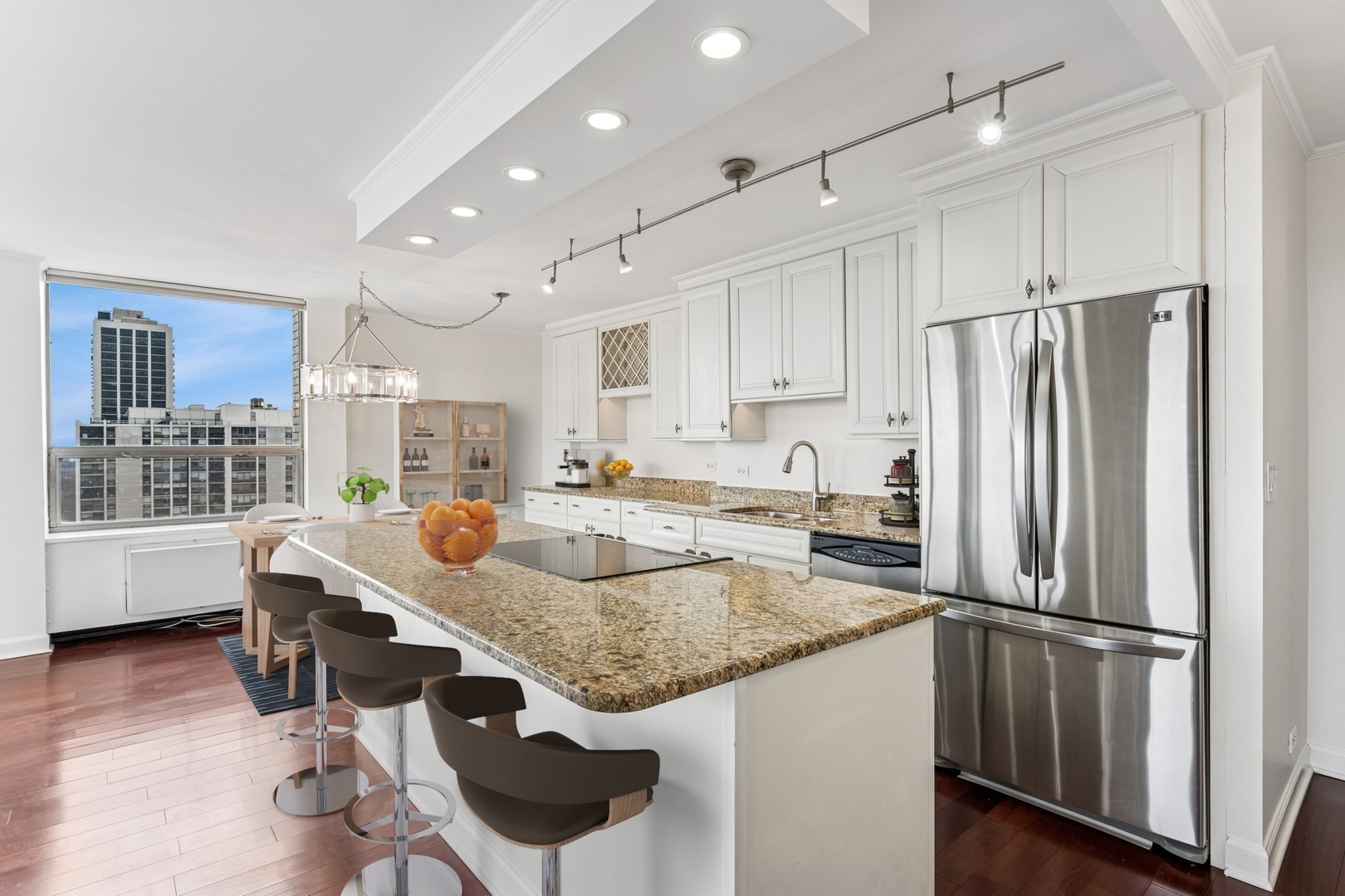 1360 N Sandburg Terrace #2812C, Chicago, IL