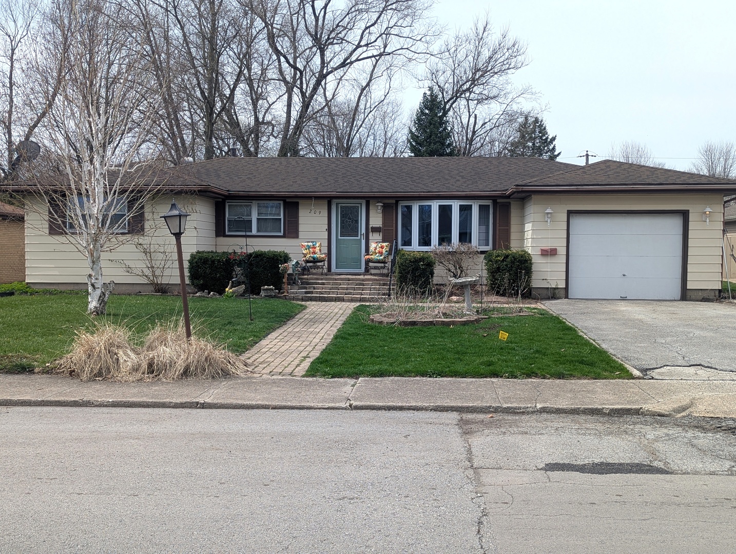 209 Hickory Lane, Momence, IL
