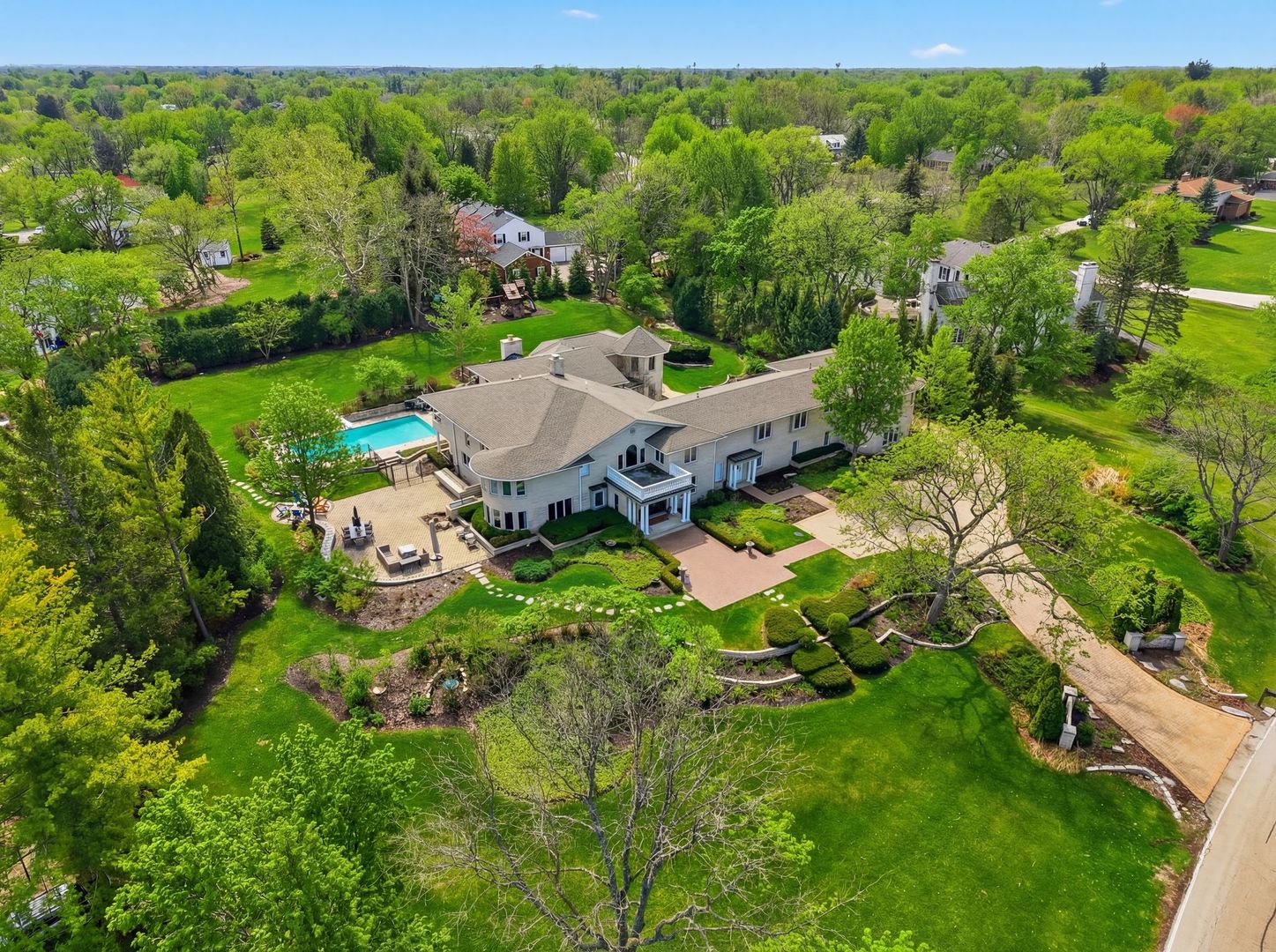 1877 Banbury Road, Inverness, IL