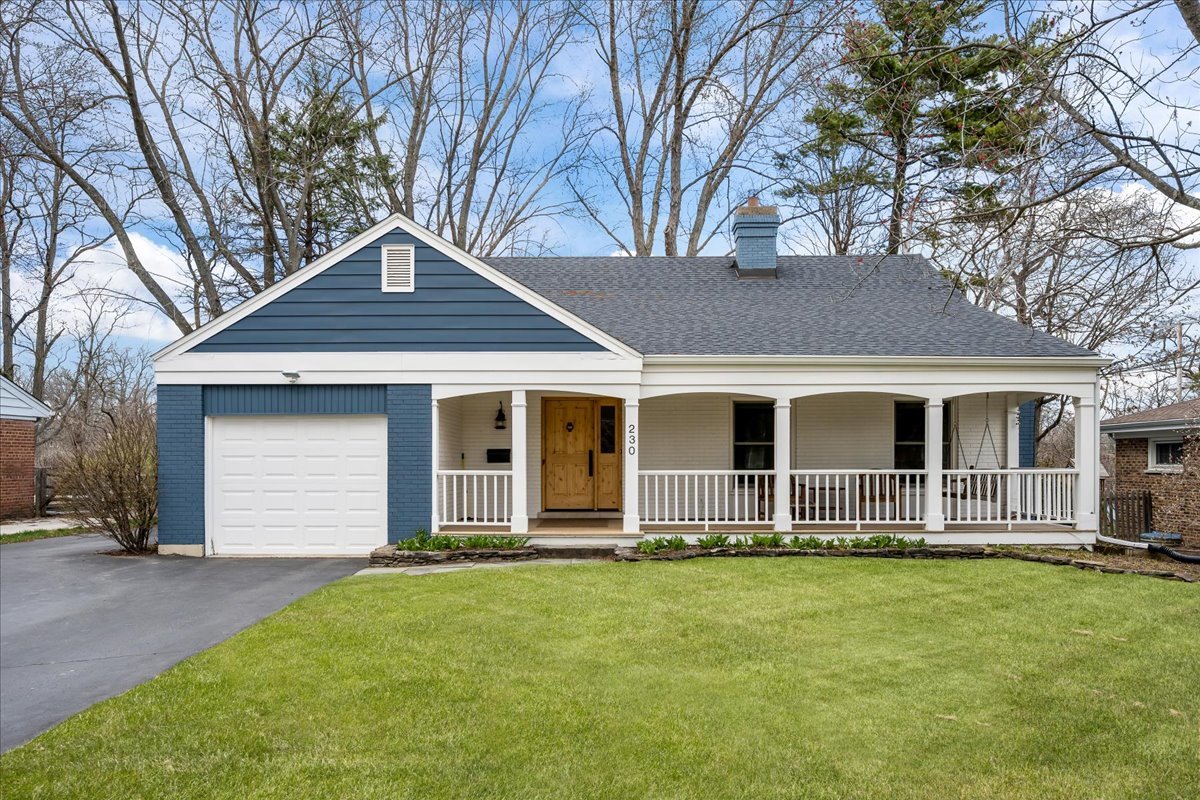 230 W Center Avenue, Lake Bluff, IL