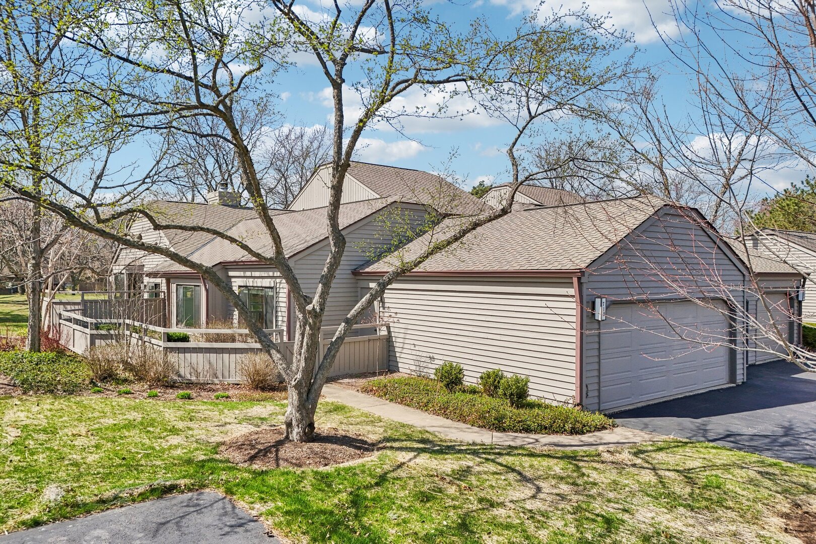 718 SHORELINE Road, Lake Barrington, IL