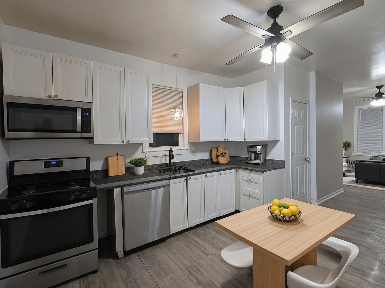 8209 S Coles Avenue, Chicago, IL