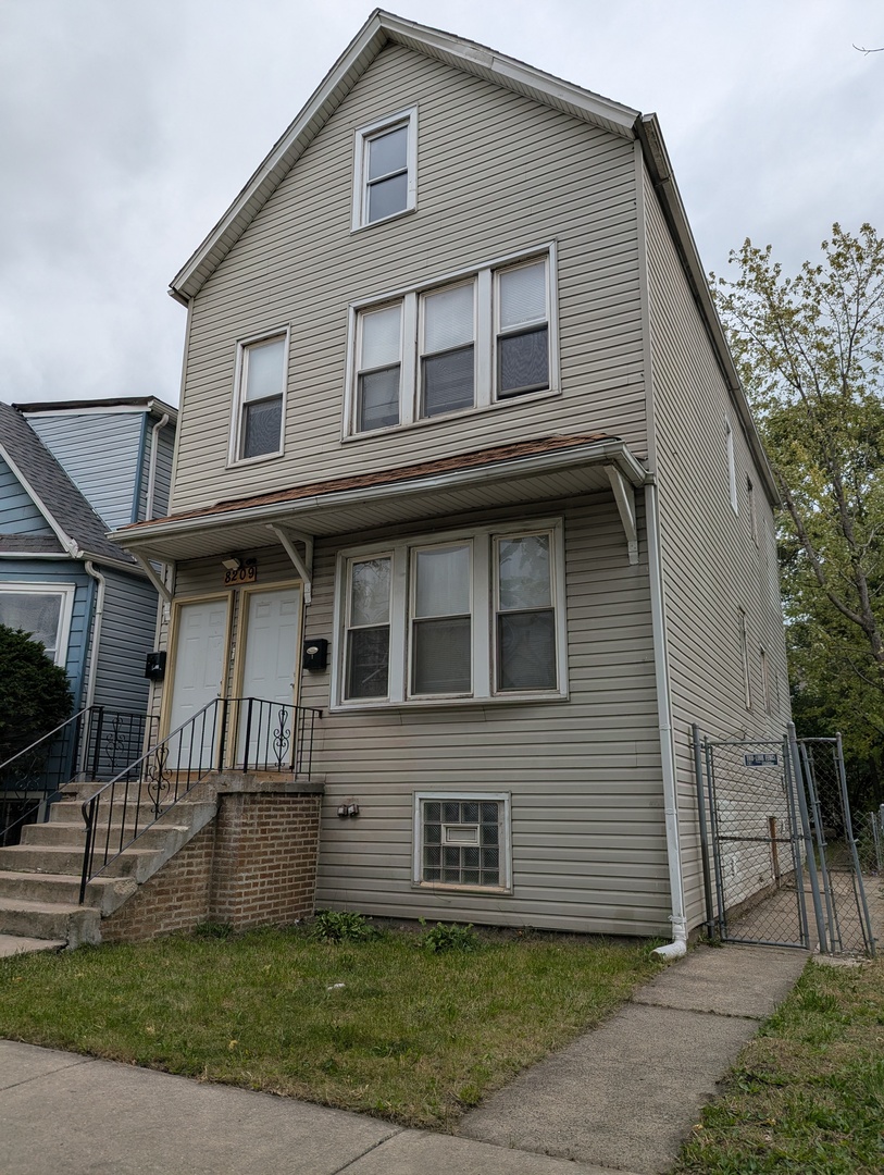 8209 S Coles Avenue, Chicago, IL