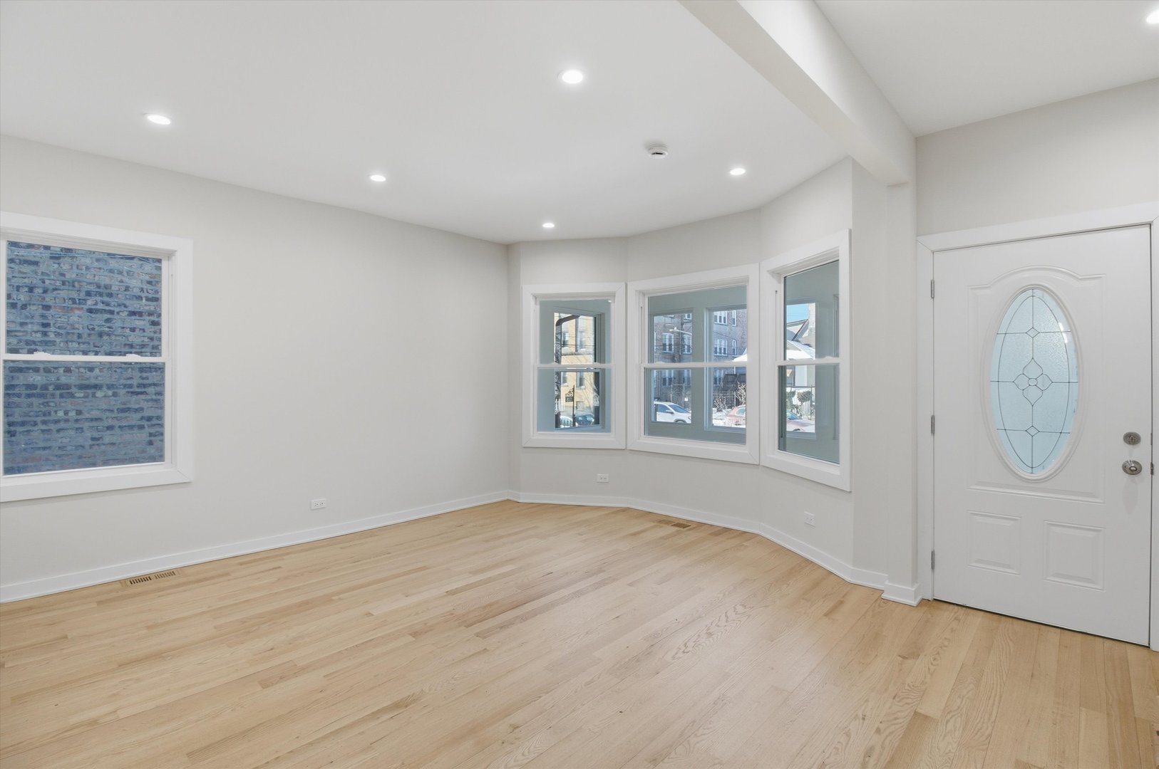 821 N Lockwood Avenue, Chicago, IL