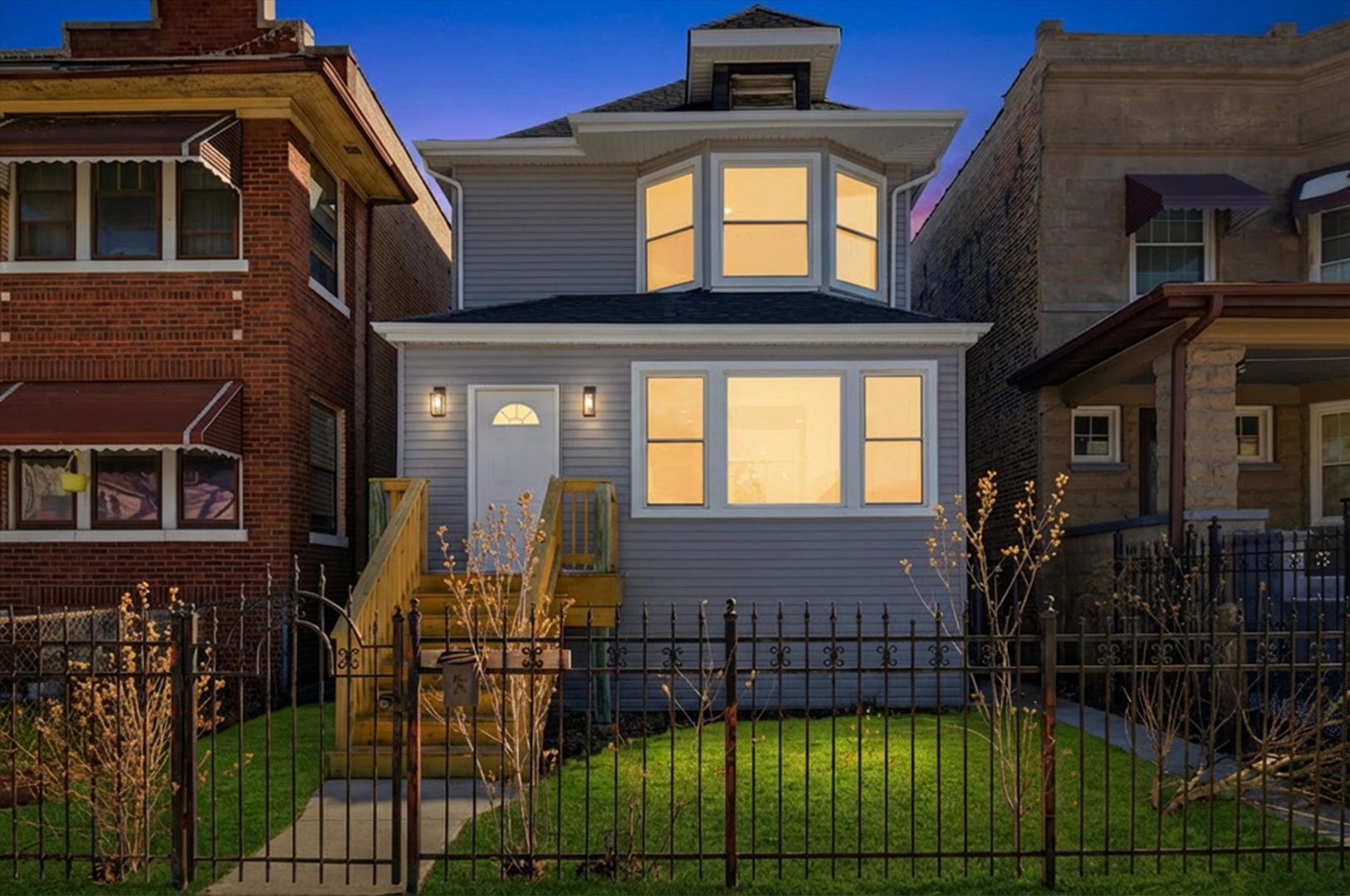 821 N Lockwood Avenue, Chicago, IL