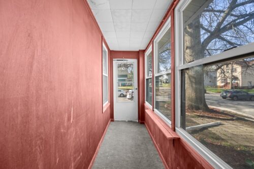 402 E Pleasant Street, Davenport, IA