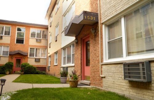 1531 W Sherwin Avenue #1S, Chicago, IL