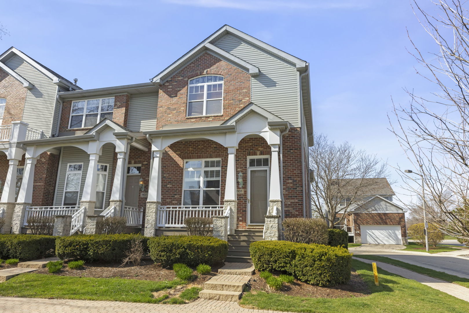 1101 Ironwood Lane, Lisle, IL