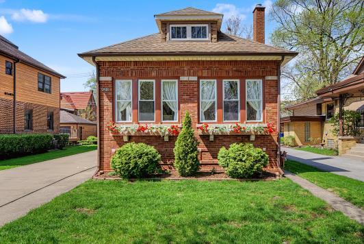 9818 S Leavitt Street, Chicago, IL