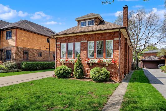 9818 S Leavitt Street, Chicago, IL