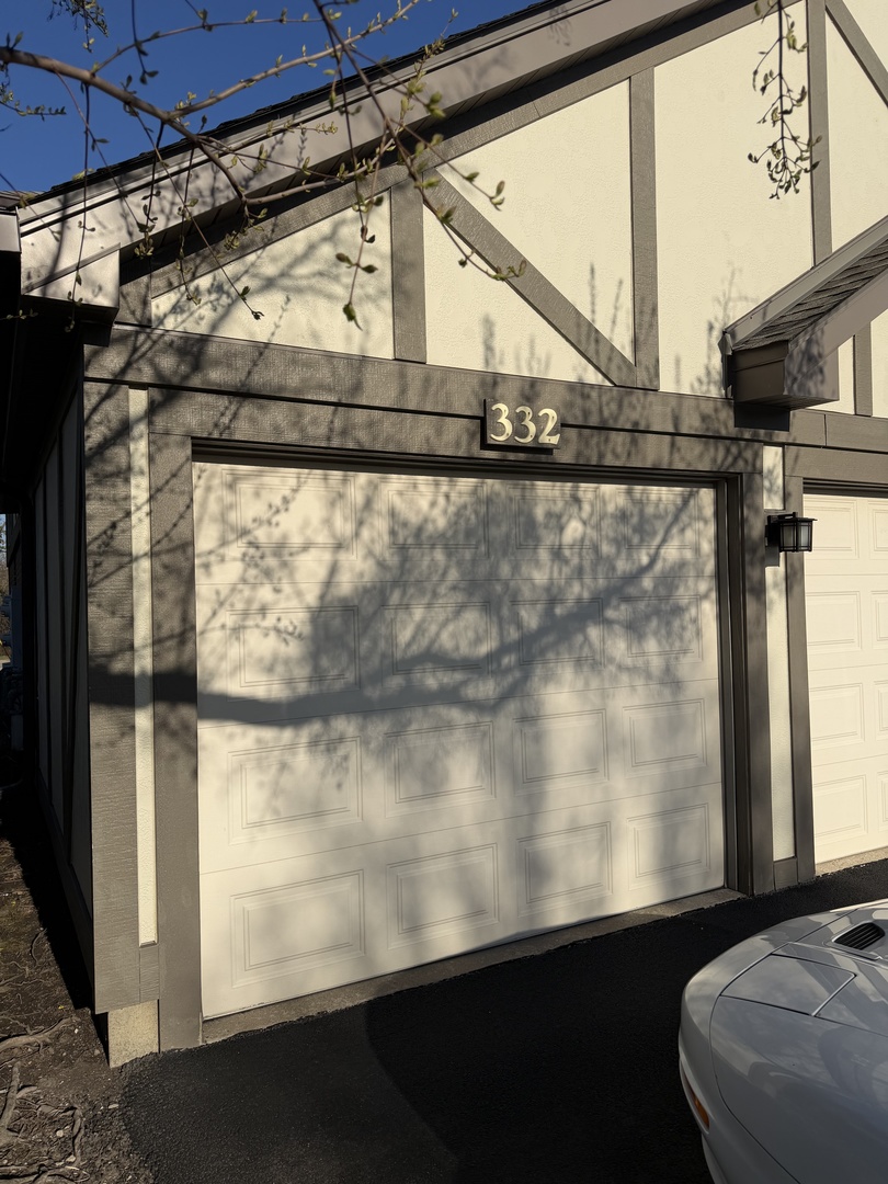 332 Essex Court #4, Wood Dale, IL