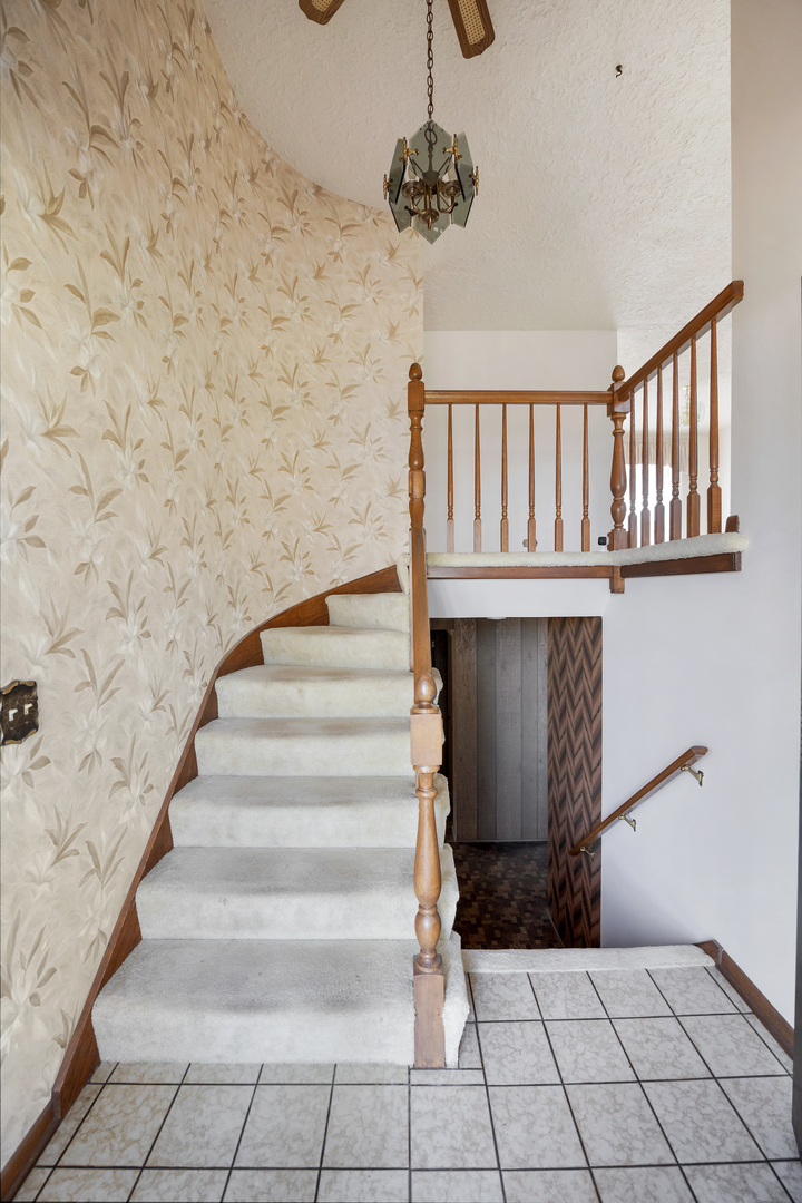 418 N Lancers Drive, Addison, IL