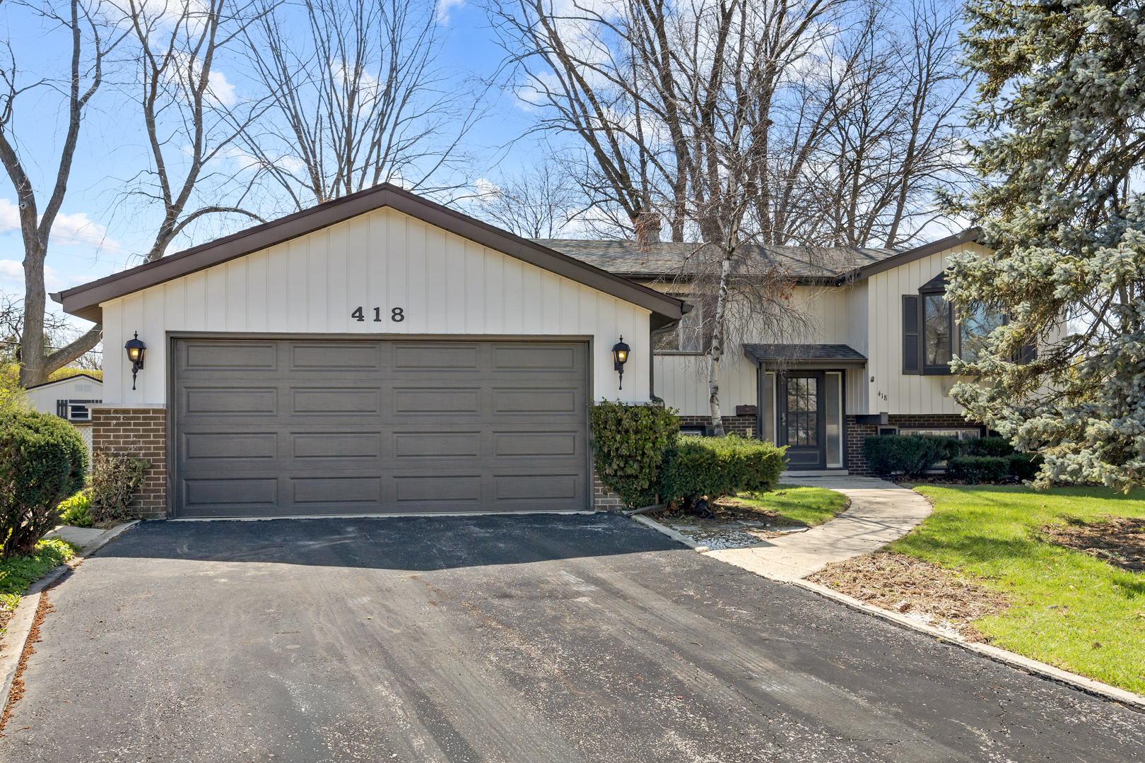 418 N Lancers Drive, Addison, IL
