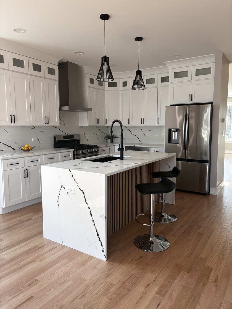 3755 N Odell Avenue, Chicago, IL