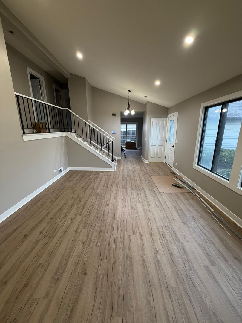 208 Albert Drive, Vernon Hills, IL