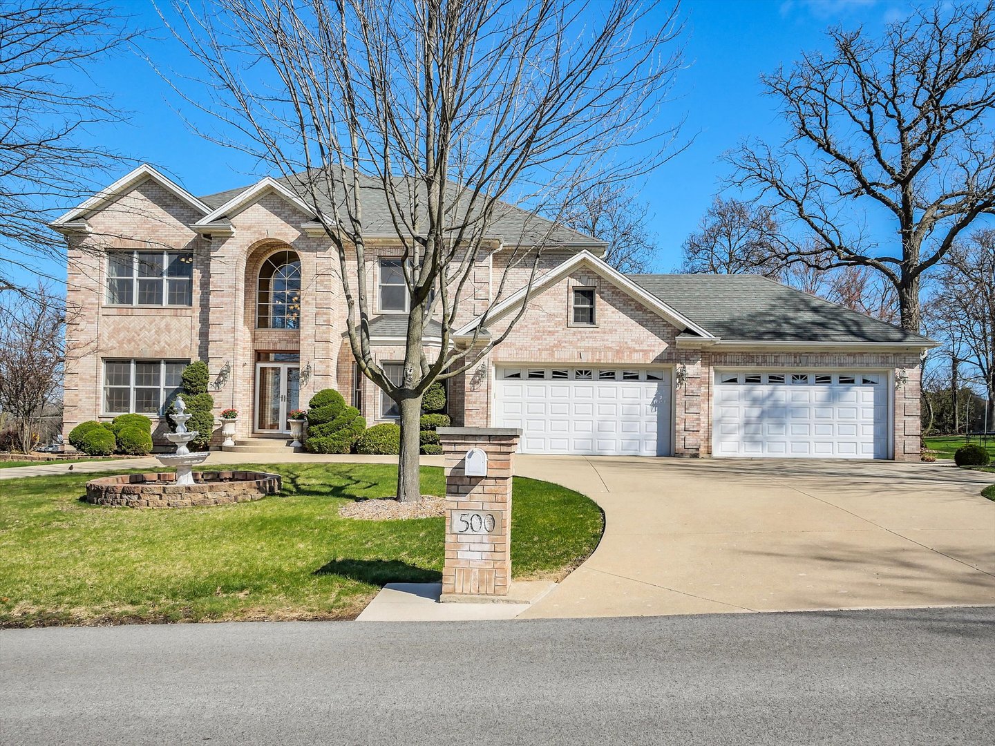 500 E Sherwood Drive, Addison, IL