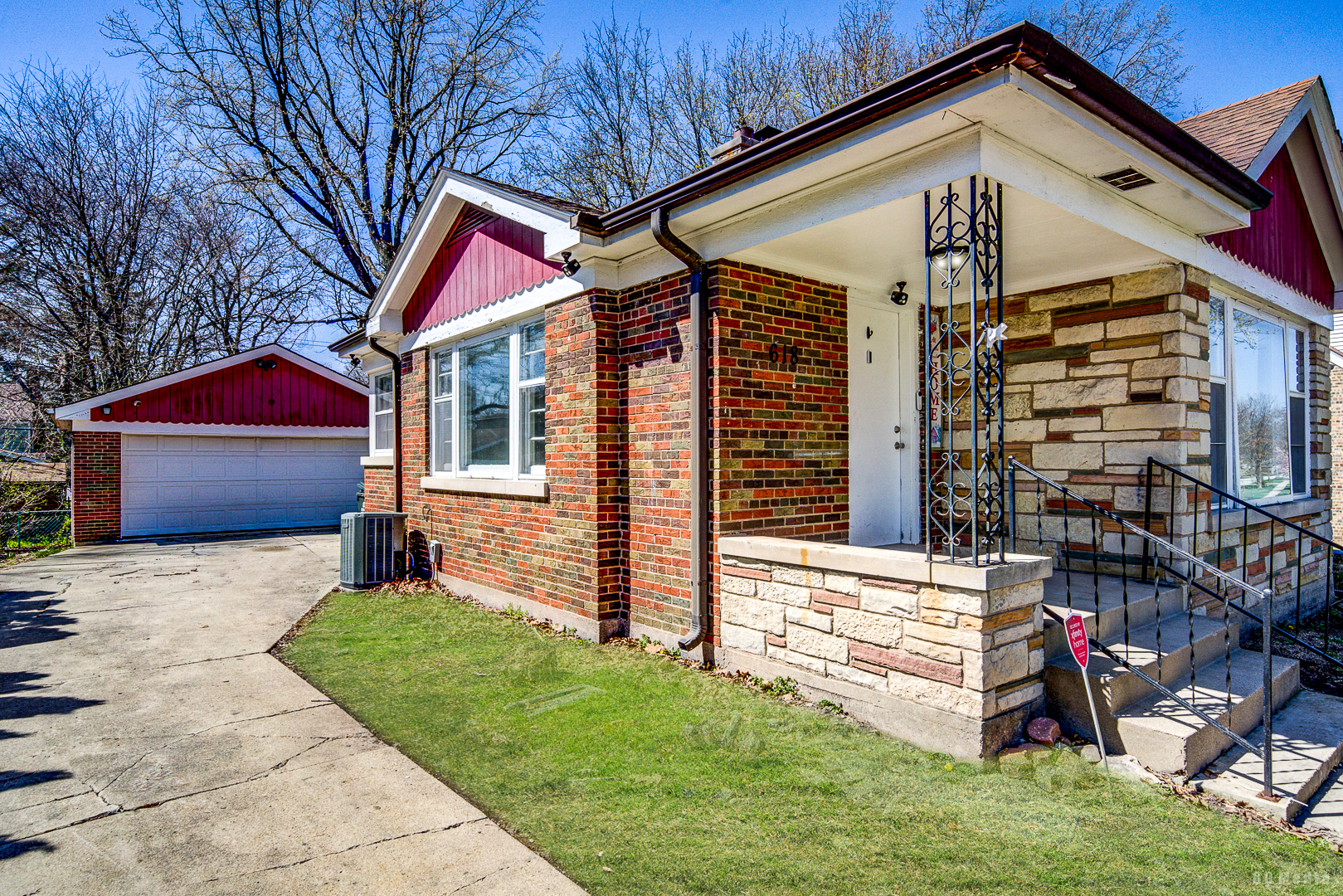 618 Dundee Avenue, Flossmoor, IL