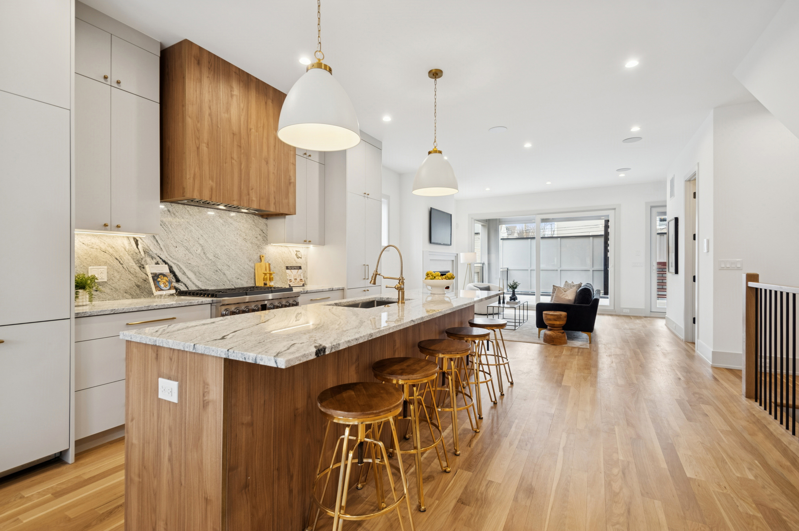 2246 W Lyndale Street #1, Chicago, IL