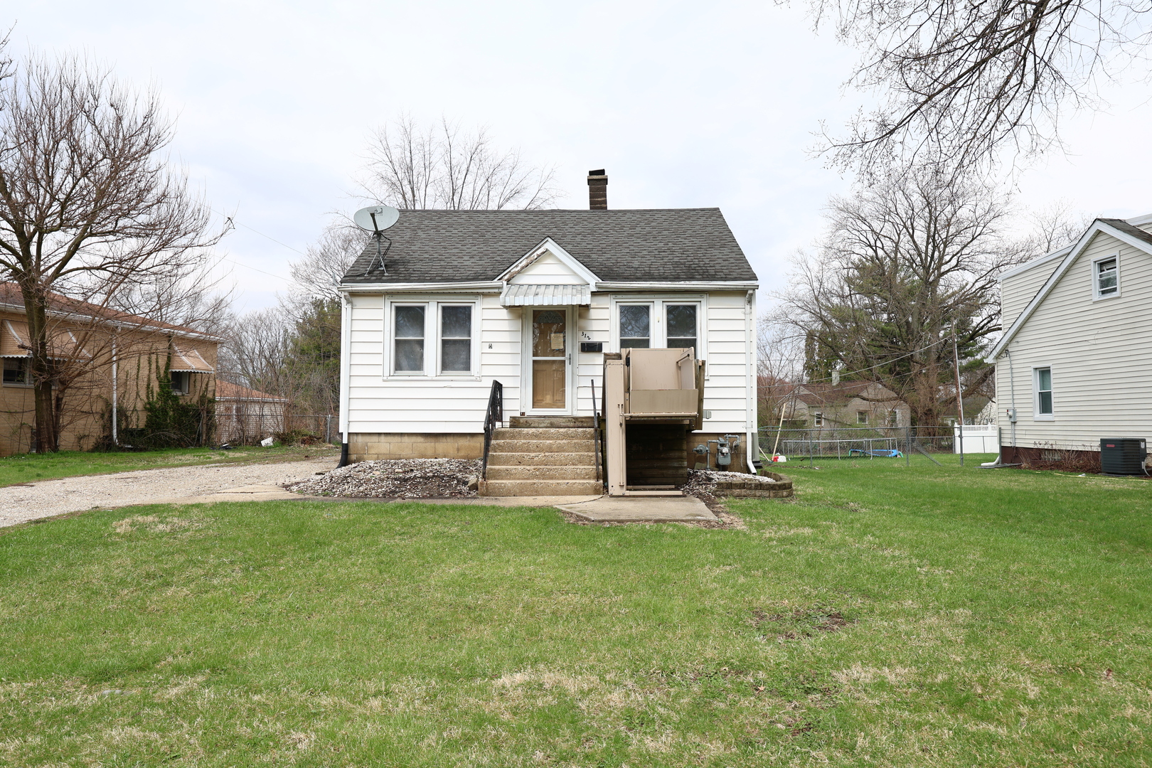 312 SW Circle Drive, Joliet, IL